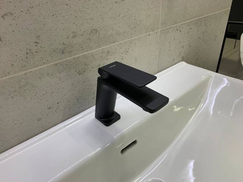 Смеситель для раковины (умывальника) CORSAN TRINO BLACK MATT черный низкий CMB7111BL CMB7111BL фото